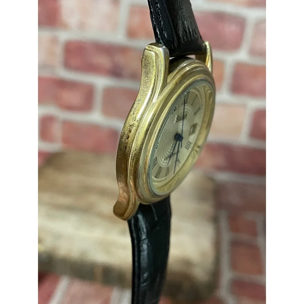Stauer‎ Metropolitan Gold Tone Watch Roman Numeral Date Black Leather Strap Box